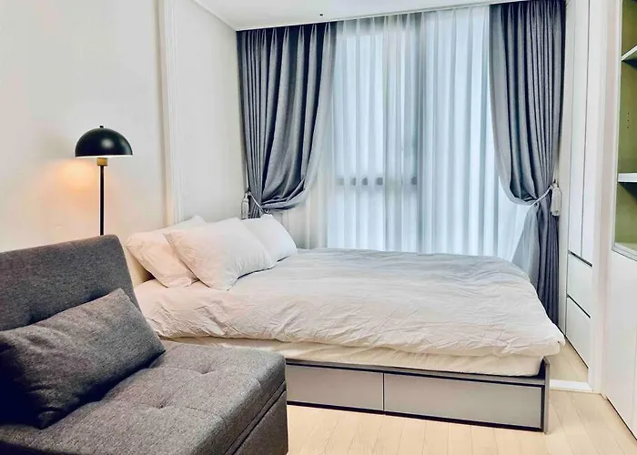 The Share Myeongdong High-Rise Floor & Free Gym #Subway Station 3Min #Myeongdong 10Min