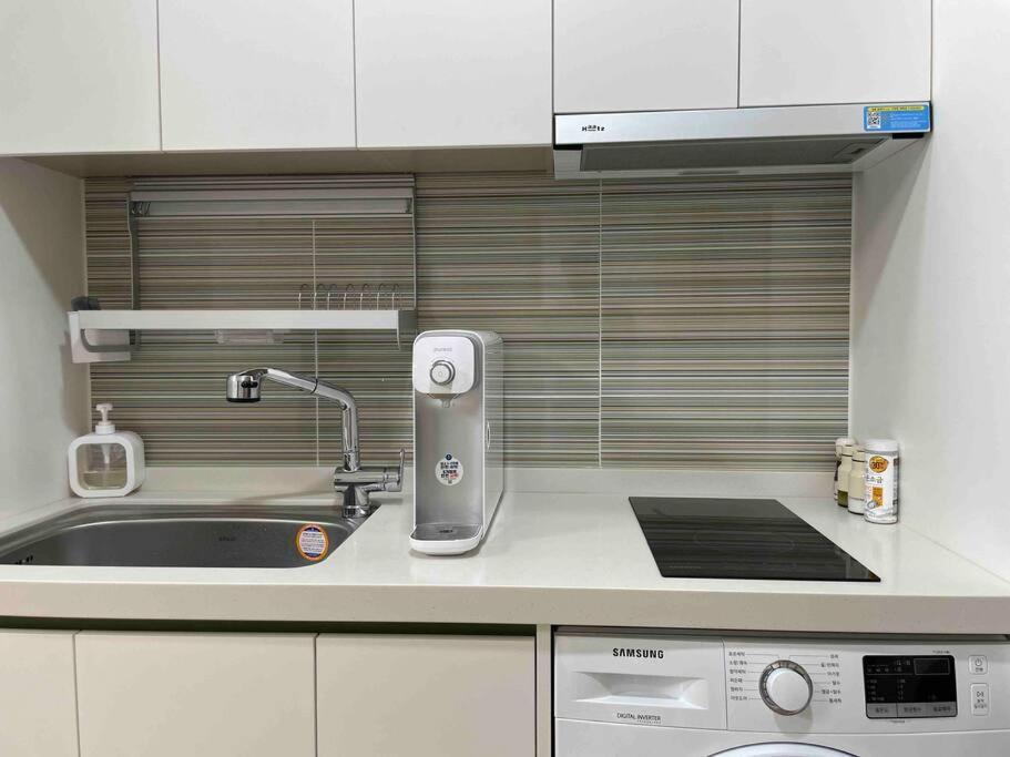 Apartment The Share Myeongdong High-rise Floor & Free Gym #subway Station 3min #myeongdong 10min *