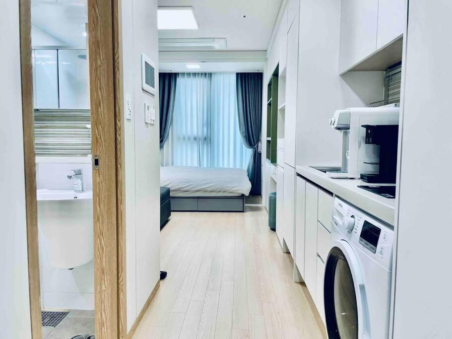 Apartment The Share Myeongdong High-rise Floor & Free Gym #subway Station 3min #myeongdong 10min *