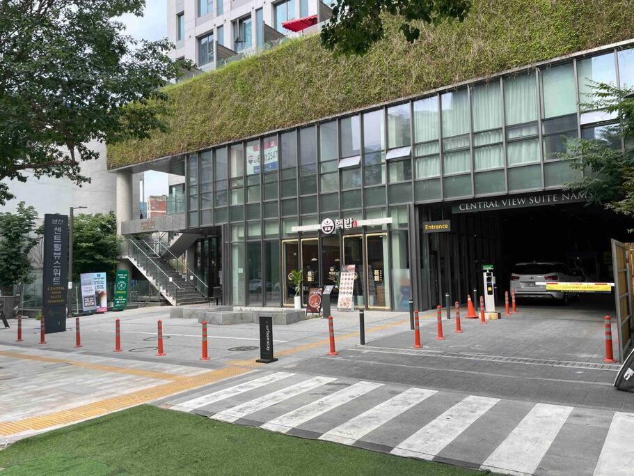 The Share Myeongdong High-rise Floor & Free Gym #subway Station 3min #myeongdong 10min Apartment Seoul